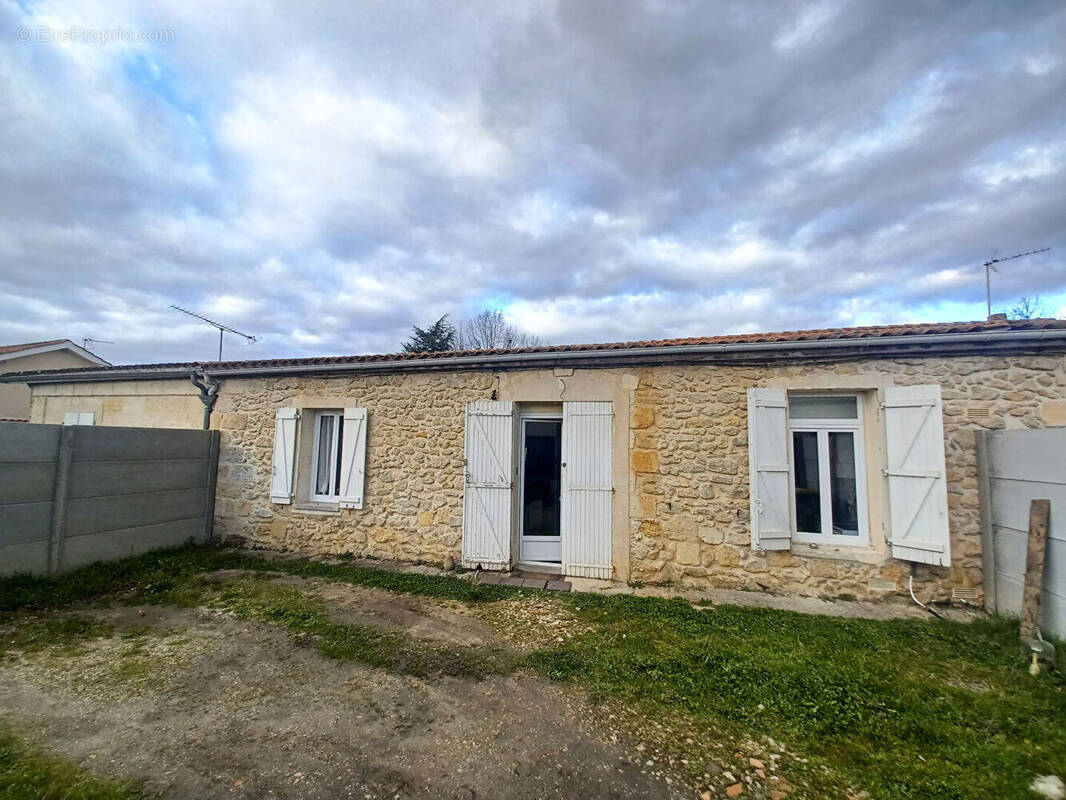 Maison à AMBARES-ET-LAGRAVE