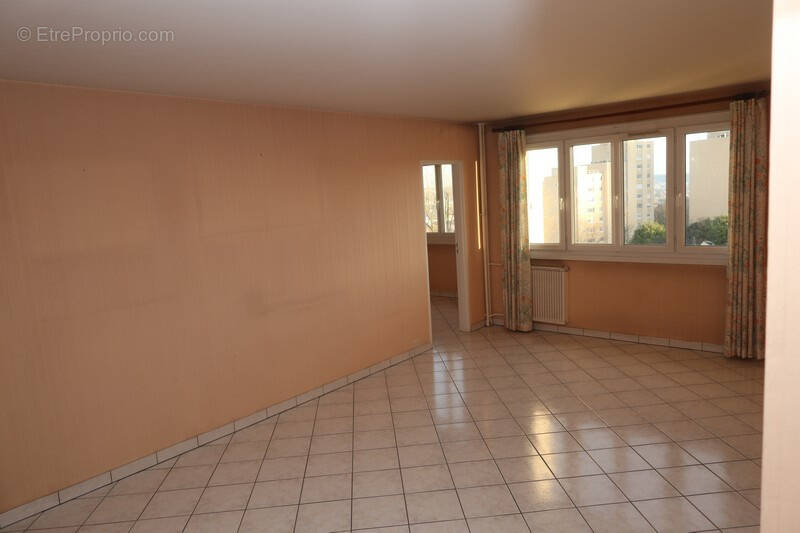 Appartement à CANTELEU