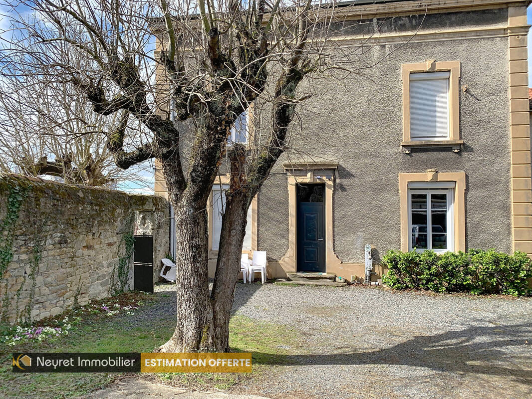 Maison à SAINT-PRIEST-EN-JAREZ