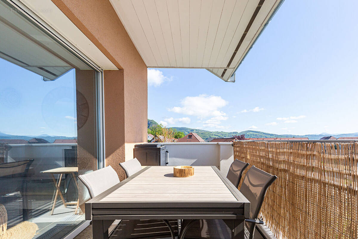 Appartement à POISY