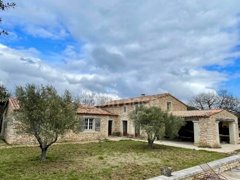 Maison à BONNIEUX
