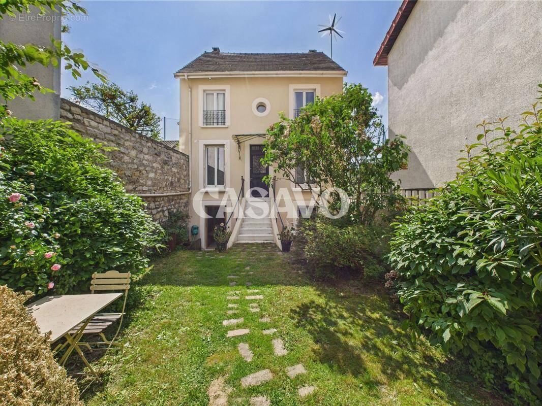 Maison à IVRY-SUR-SEINE
