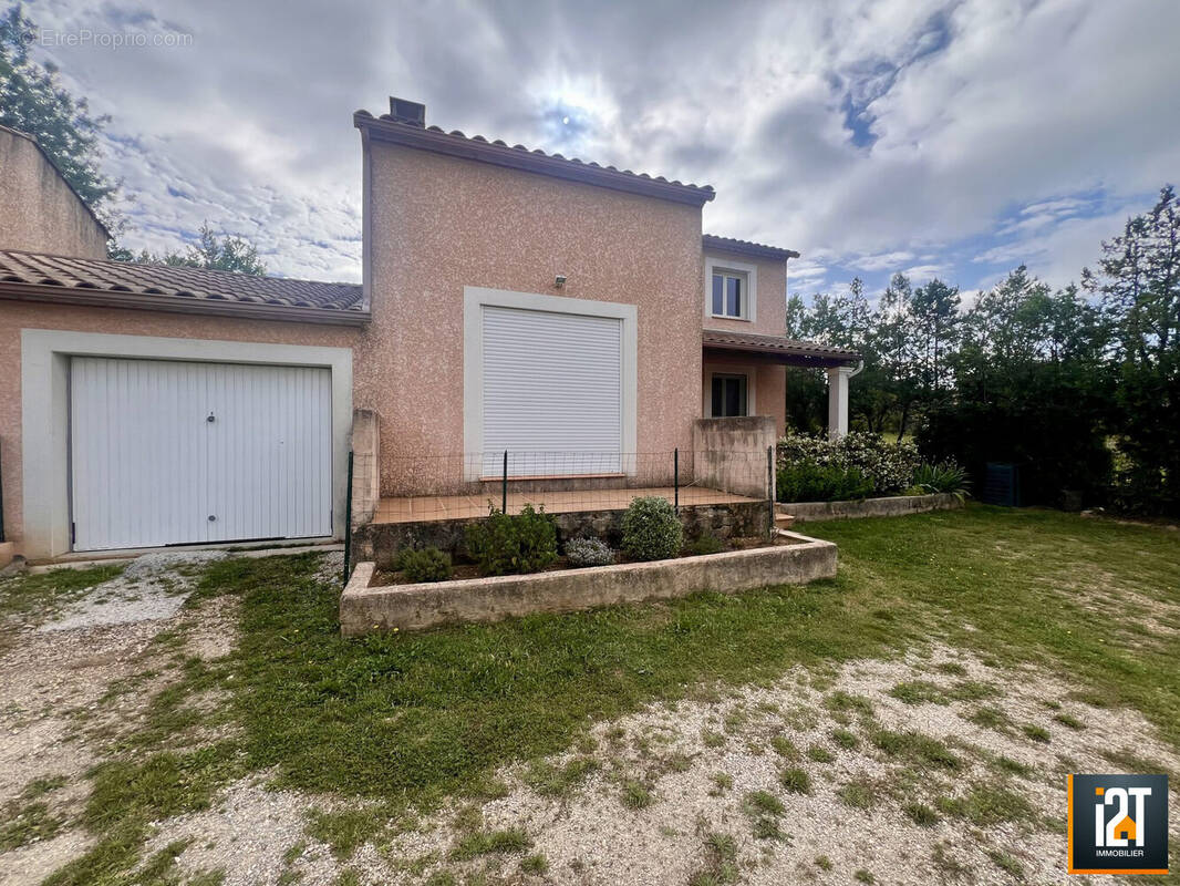 Maison à LA CALMETTE