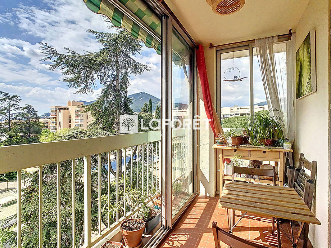 Appartement à LA VALETTE-DU-VAR