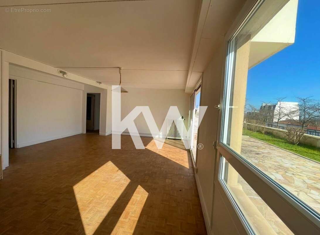 Appartement à SURESNES