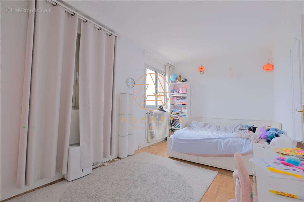 Appartement à SAINT-MAUR-DES-FOSSES