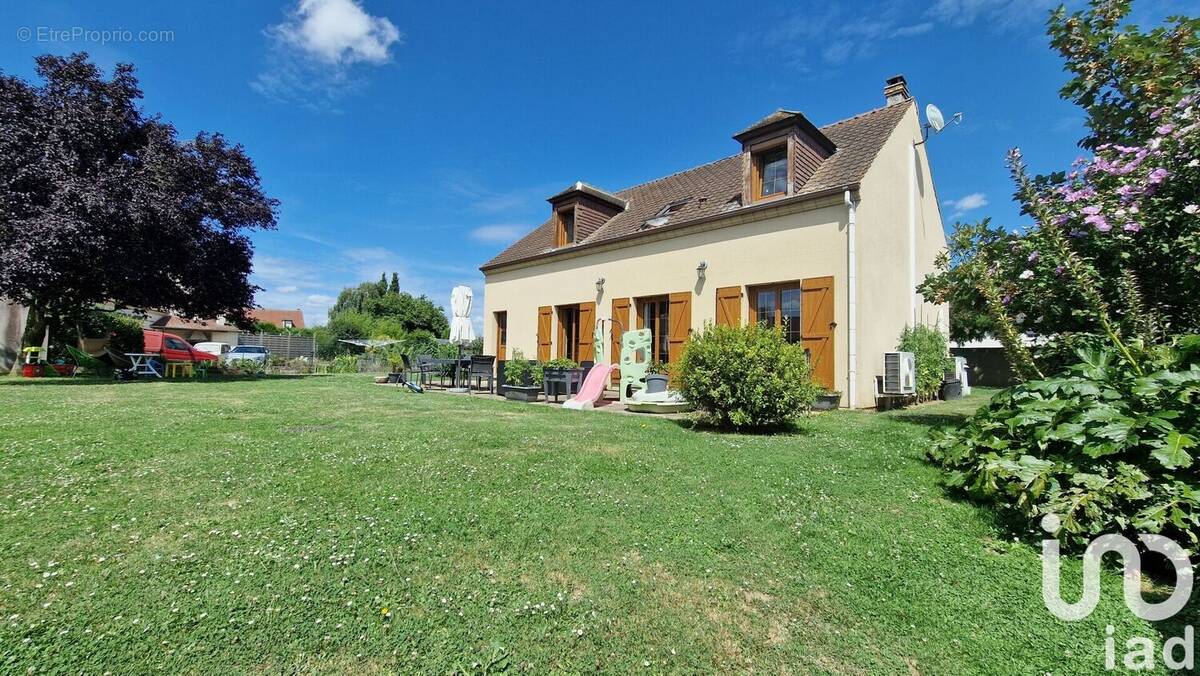 Photo 1 - Maison à CHARS