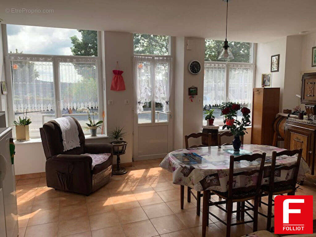 Appartement à SOURDEVAL