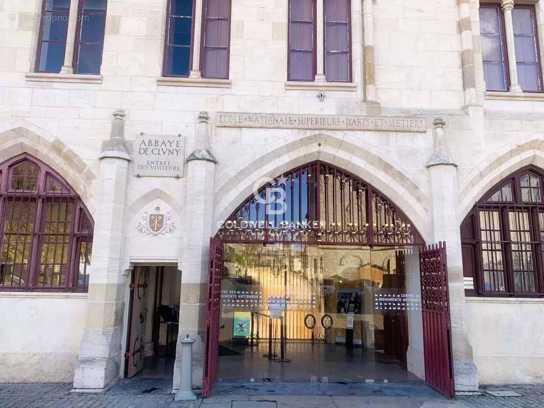 Maison à CLUNY