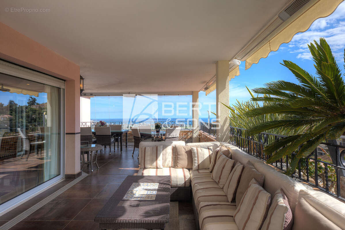 Appartement à MANDELIEU-LA-NAPOULE