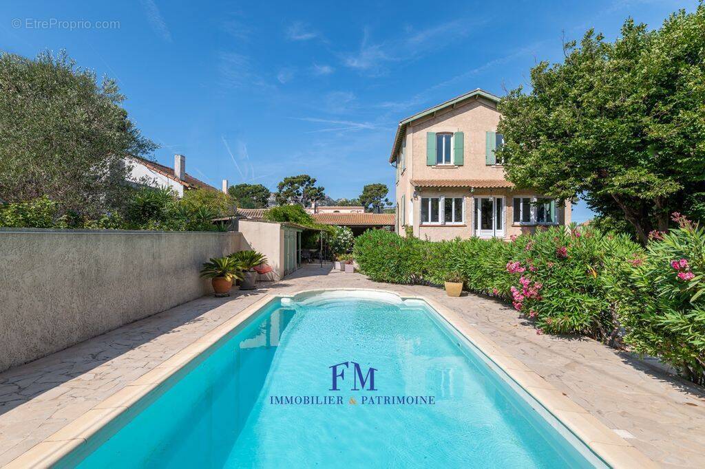 Photo 1 - Maison à MARSEILLE-9E