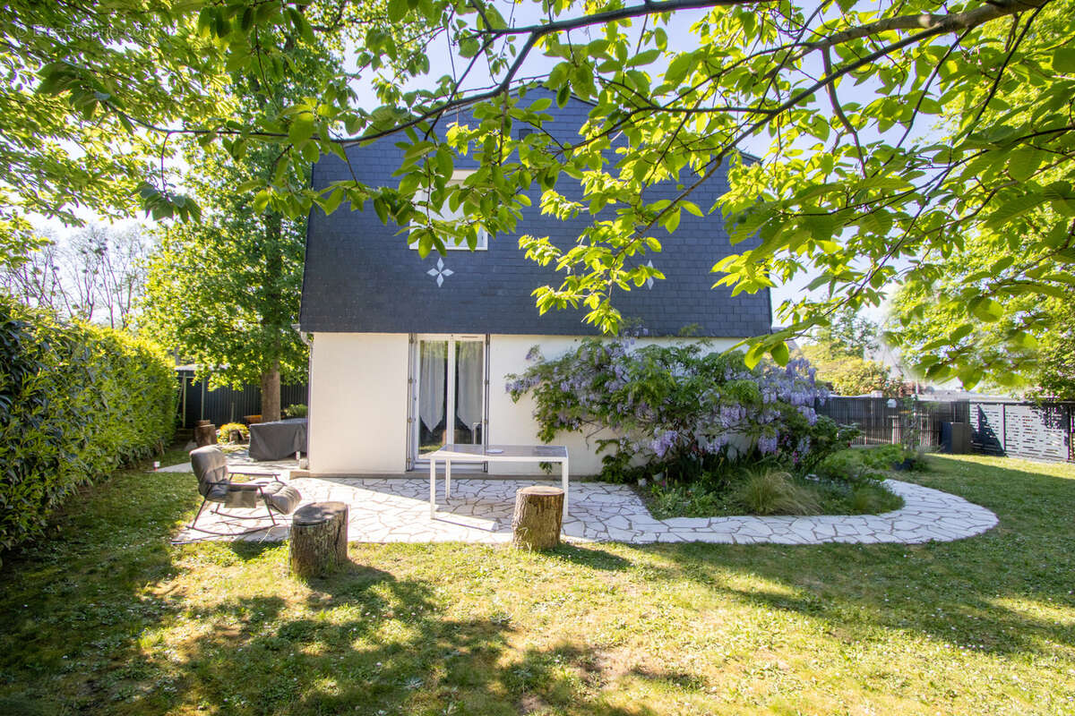 Maison à MONTLOUIS-SUR-LOIRE