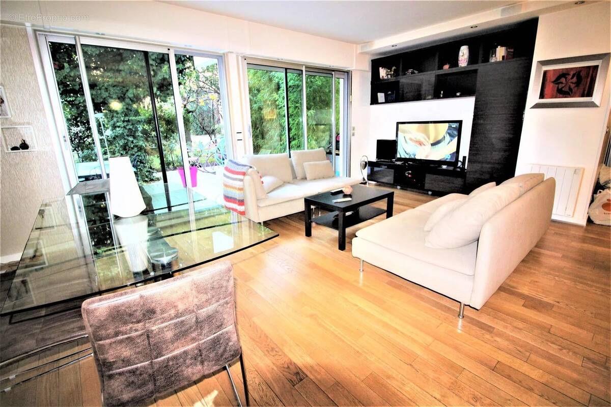 Appartement à PARIS-19E