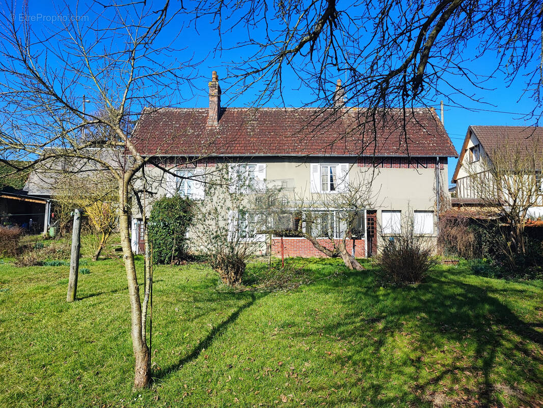 Maison à BEAUMONT-LE-ROGER