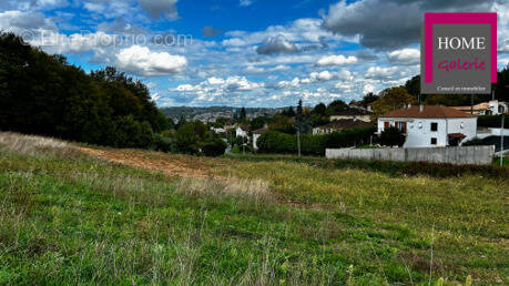Terrain à COULOUNIEIX-CHAMIERS