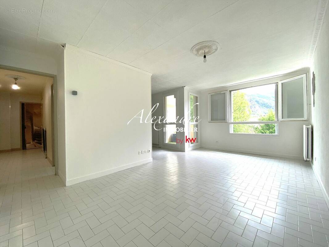 Appartement à SAINT-EGREVE