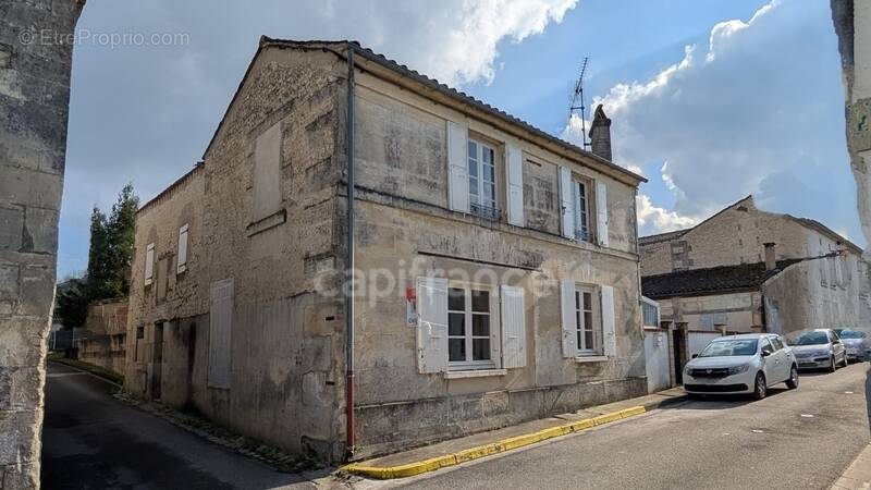 Maison à SEGONZAC