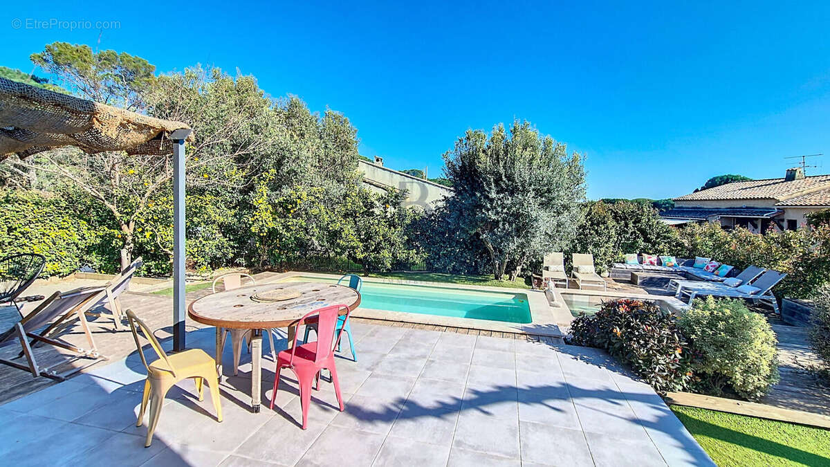 Maison à PUGET-SUR-ARGENS