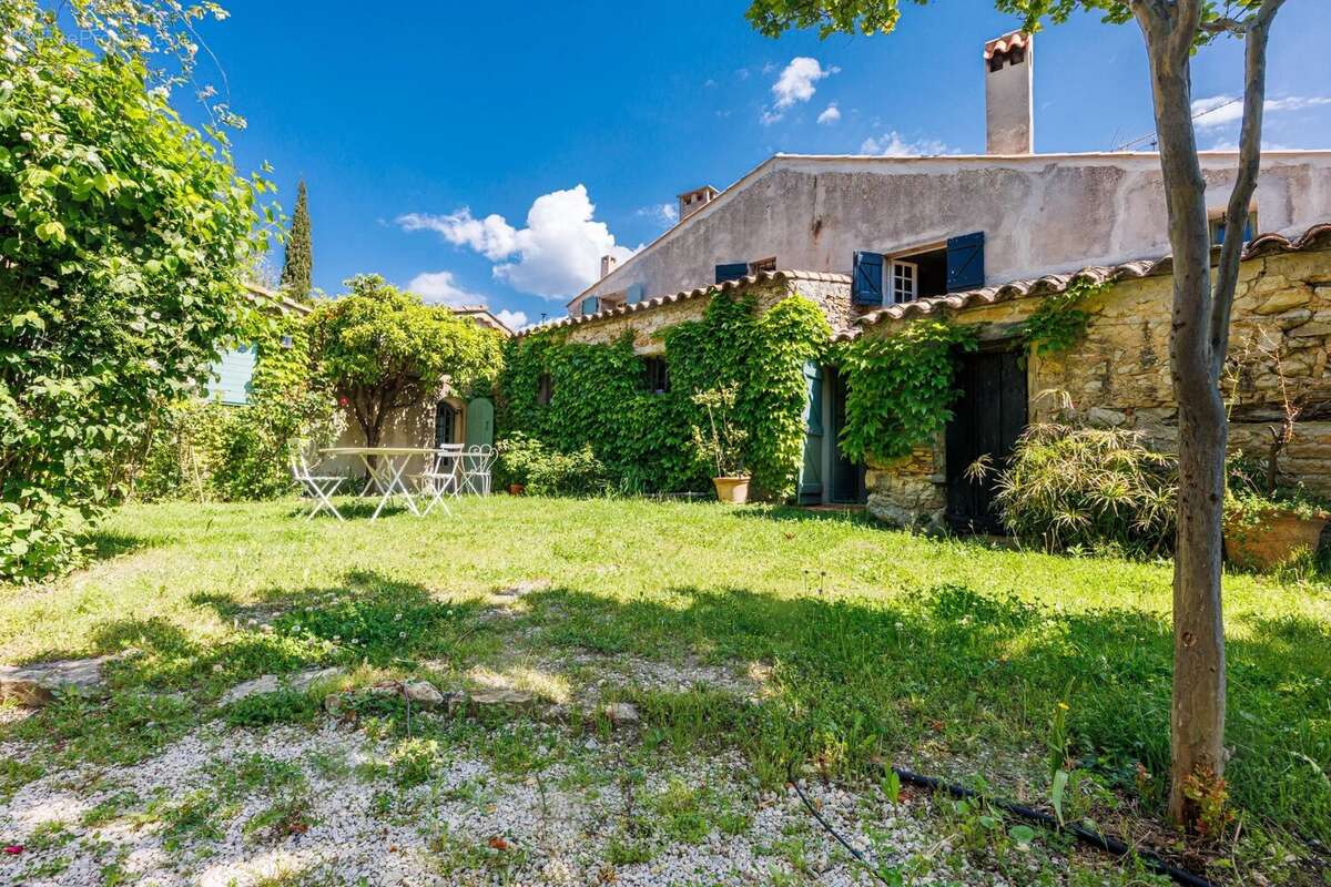 Maison à LE CASTELLET