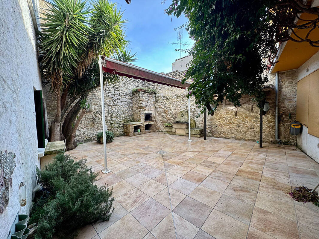 Maison à MILHAUD