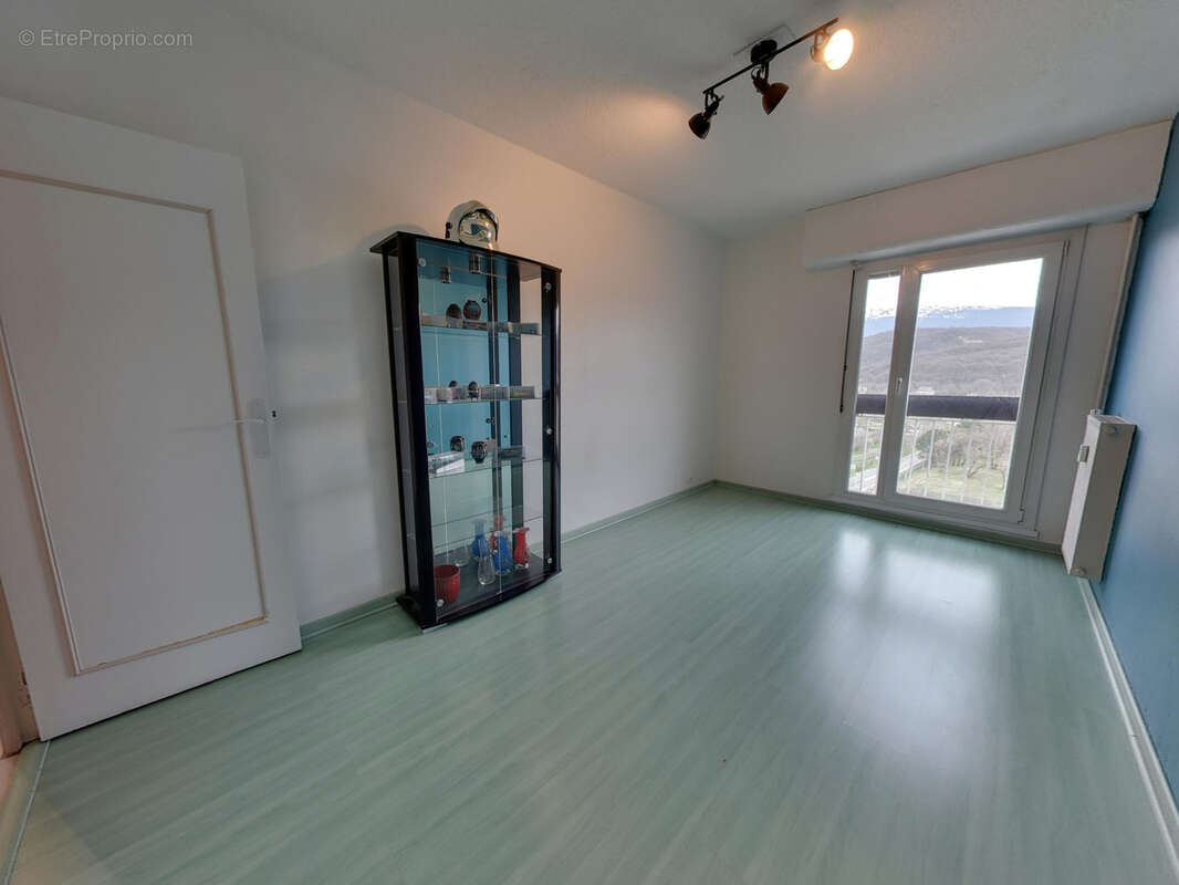 Appartement à LE PONT-DE-CLAIX