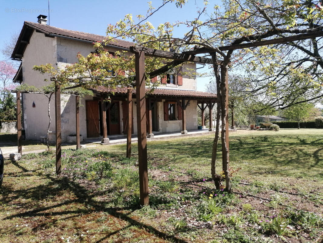 Maison à PALLUAUD