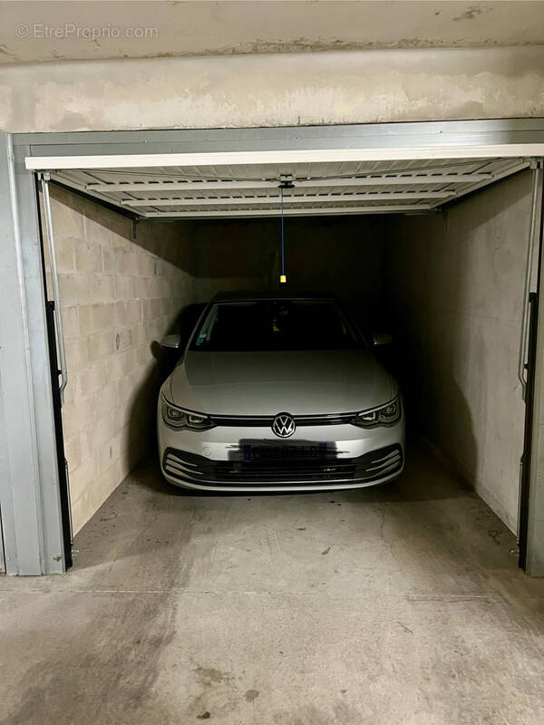 Parking à MARSEILLE-6E