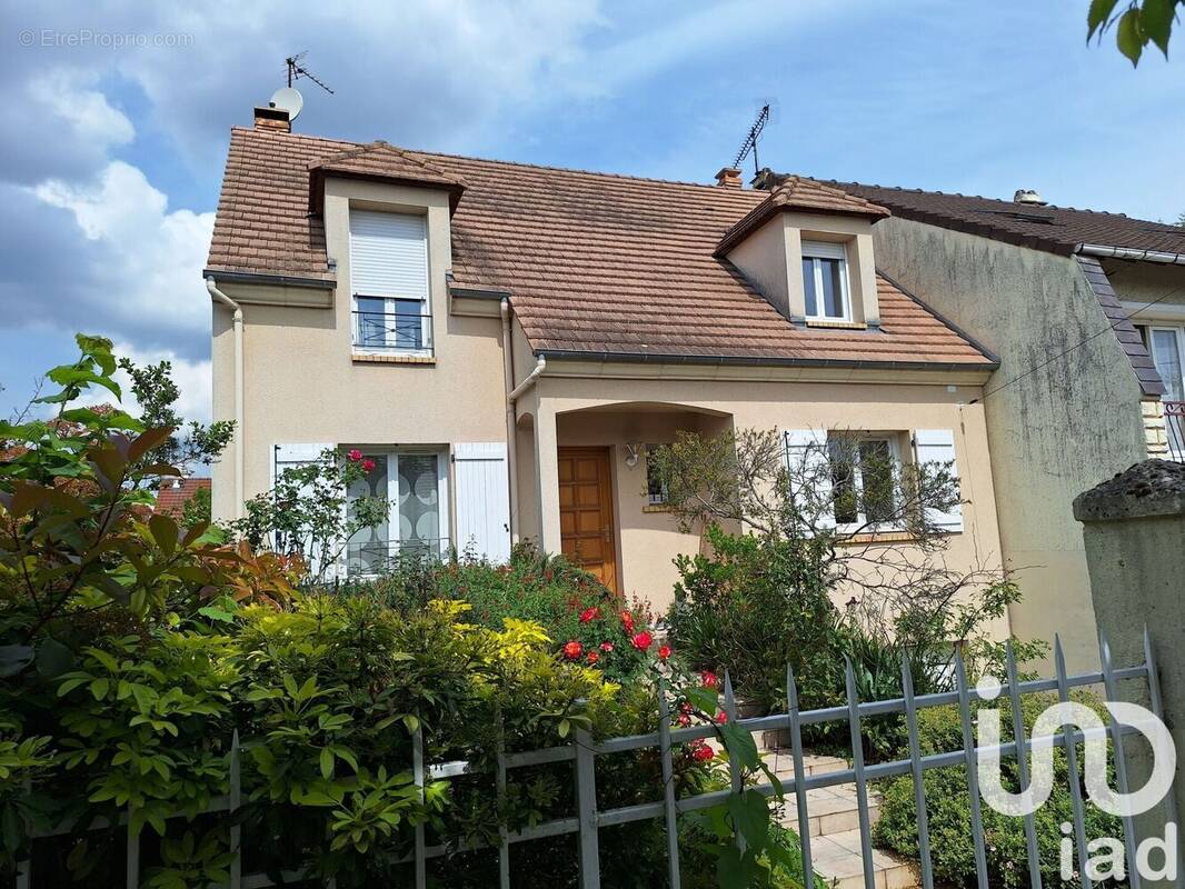 Photo 1 - Maison à VIRY-CHATILLON