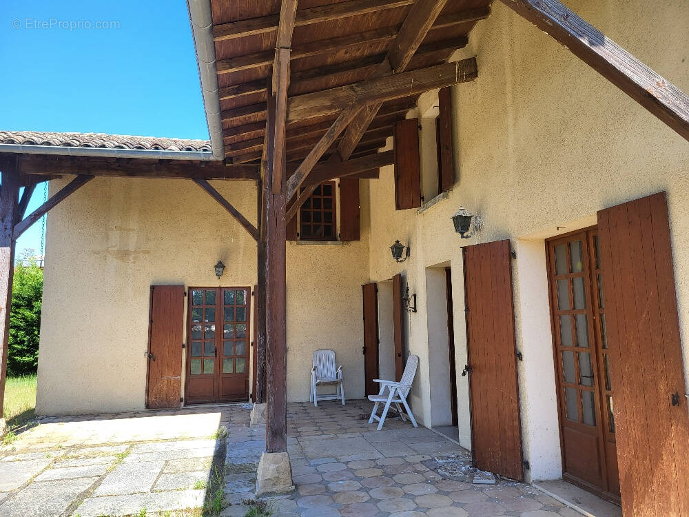 Maison à PONT-DE-VEYLE