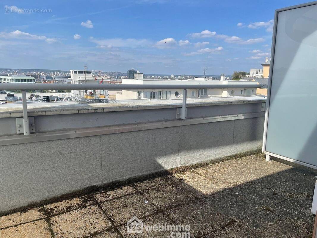 Appartement à COURBEVOIE