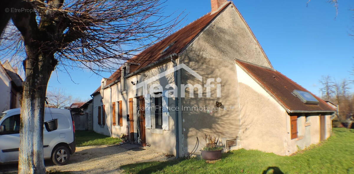 Maison à MEHUN-SUR-YEVRE