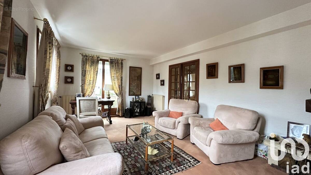 Photo 1 - Maison à ELANCOURT