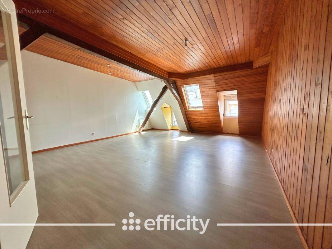 Appartement à ARGENTRE-DU-PLESSIS