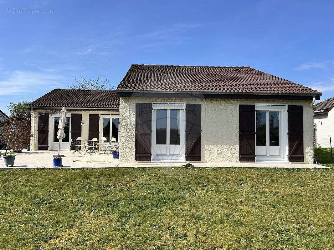Maison à LE MESNIL-ESNARD