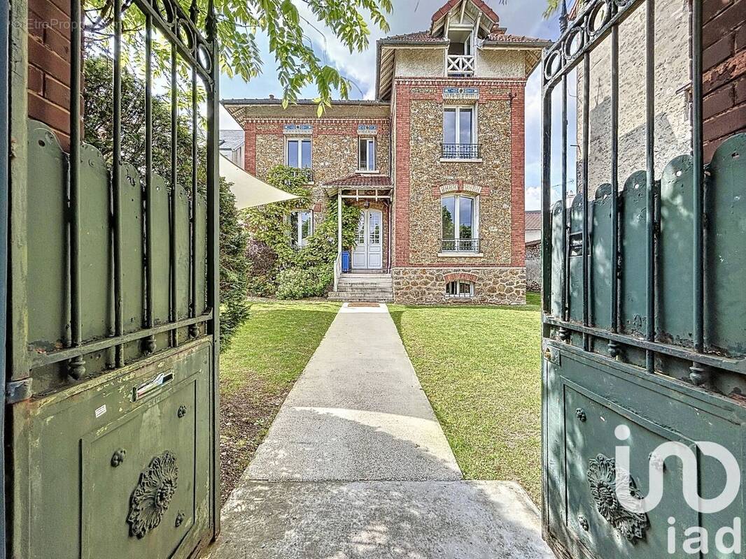 Photo 1 - Maison à SAINT-MAUR-DES-FOSSES