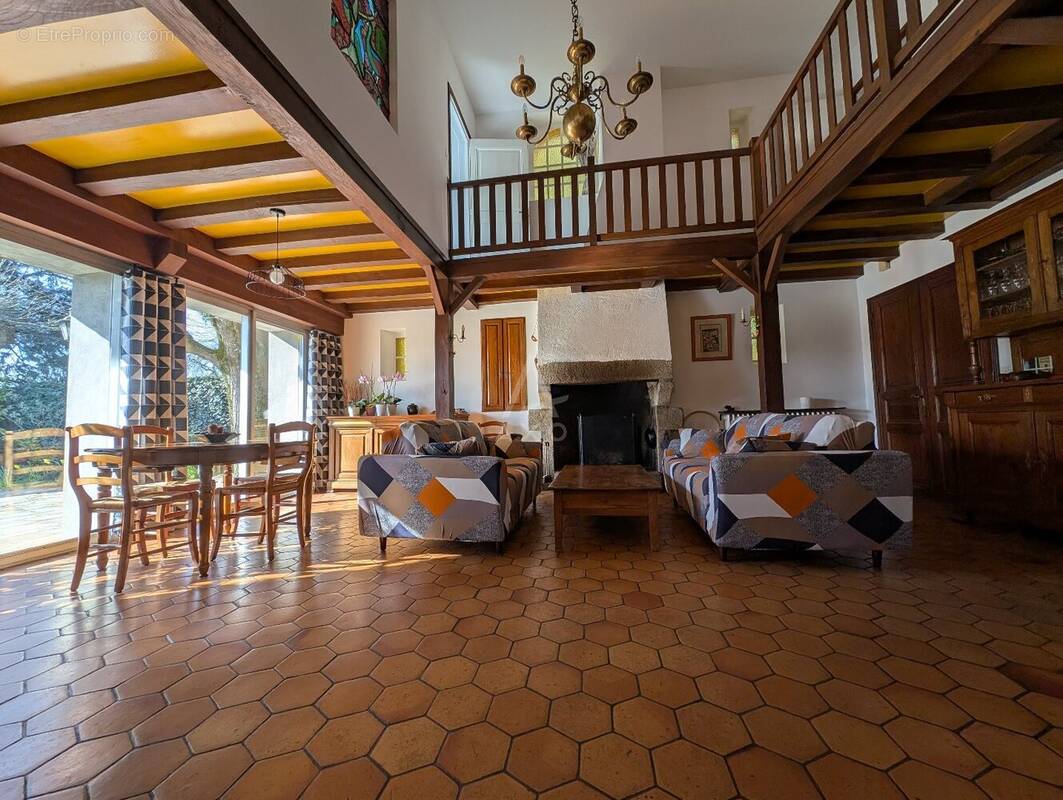 Maison à CUGAND