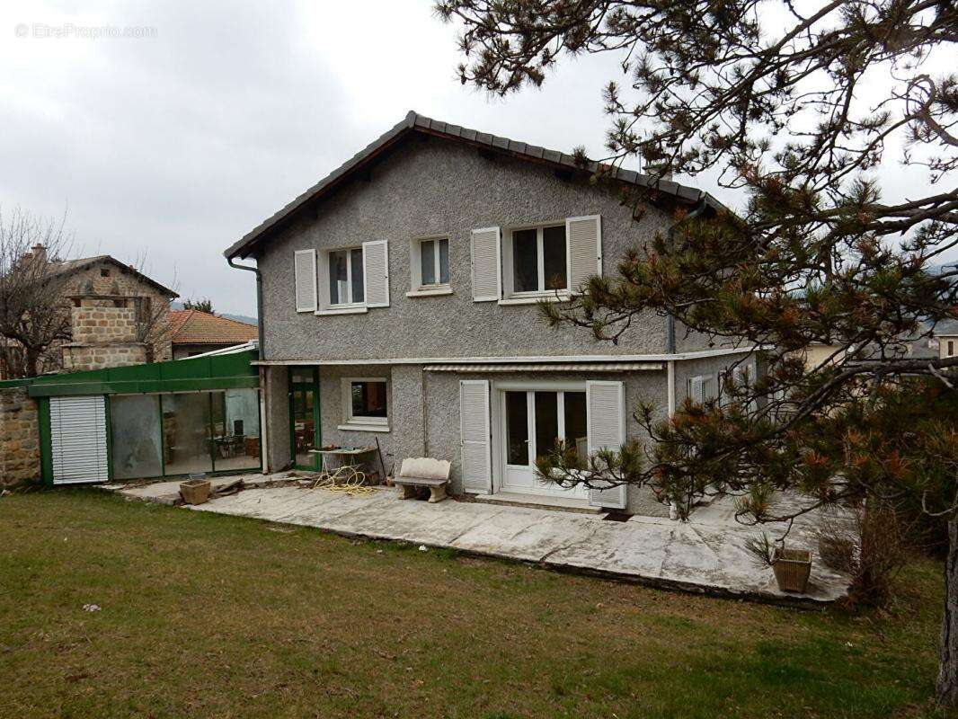 Maison à SAINT-JULIEN-CHAPTEUIL