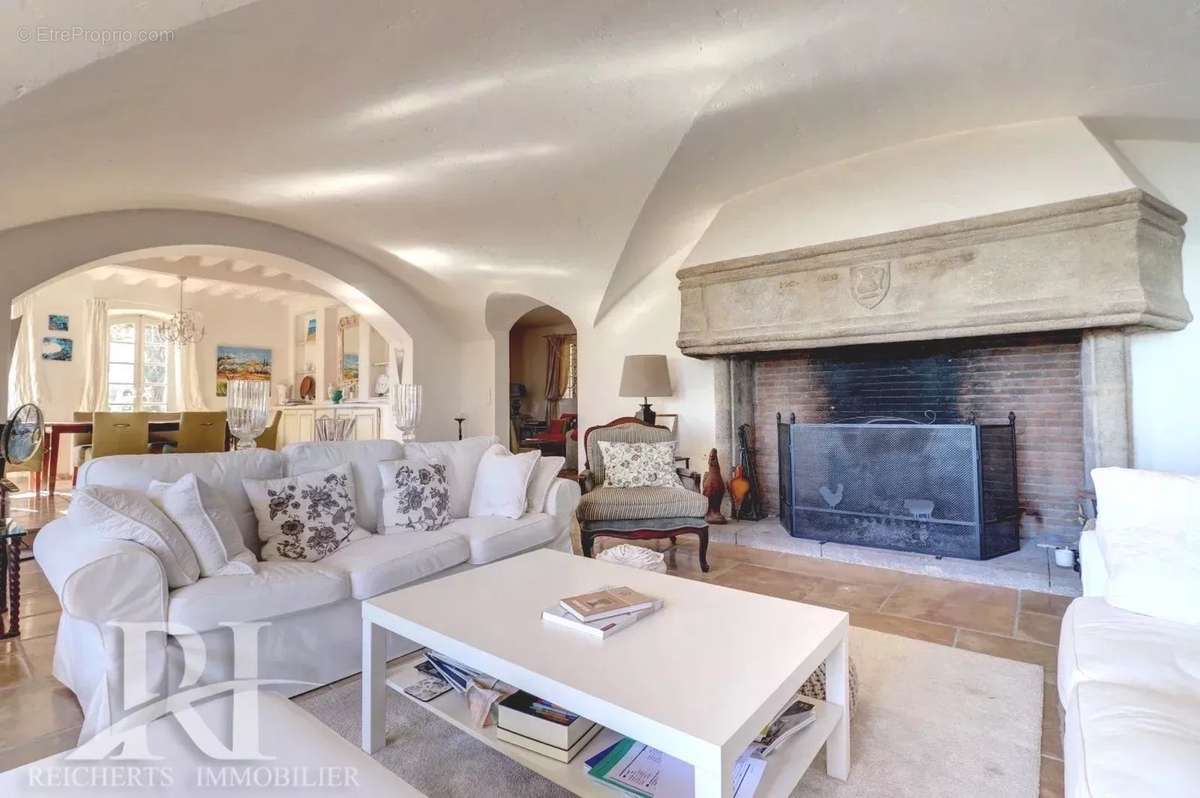 Maison à MOUGINS