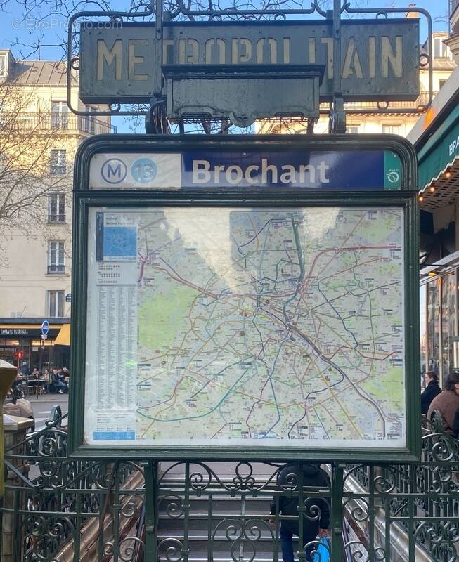 Appartement à PARIS-17E