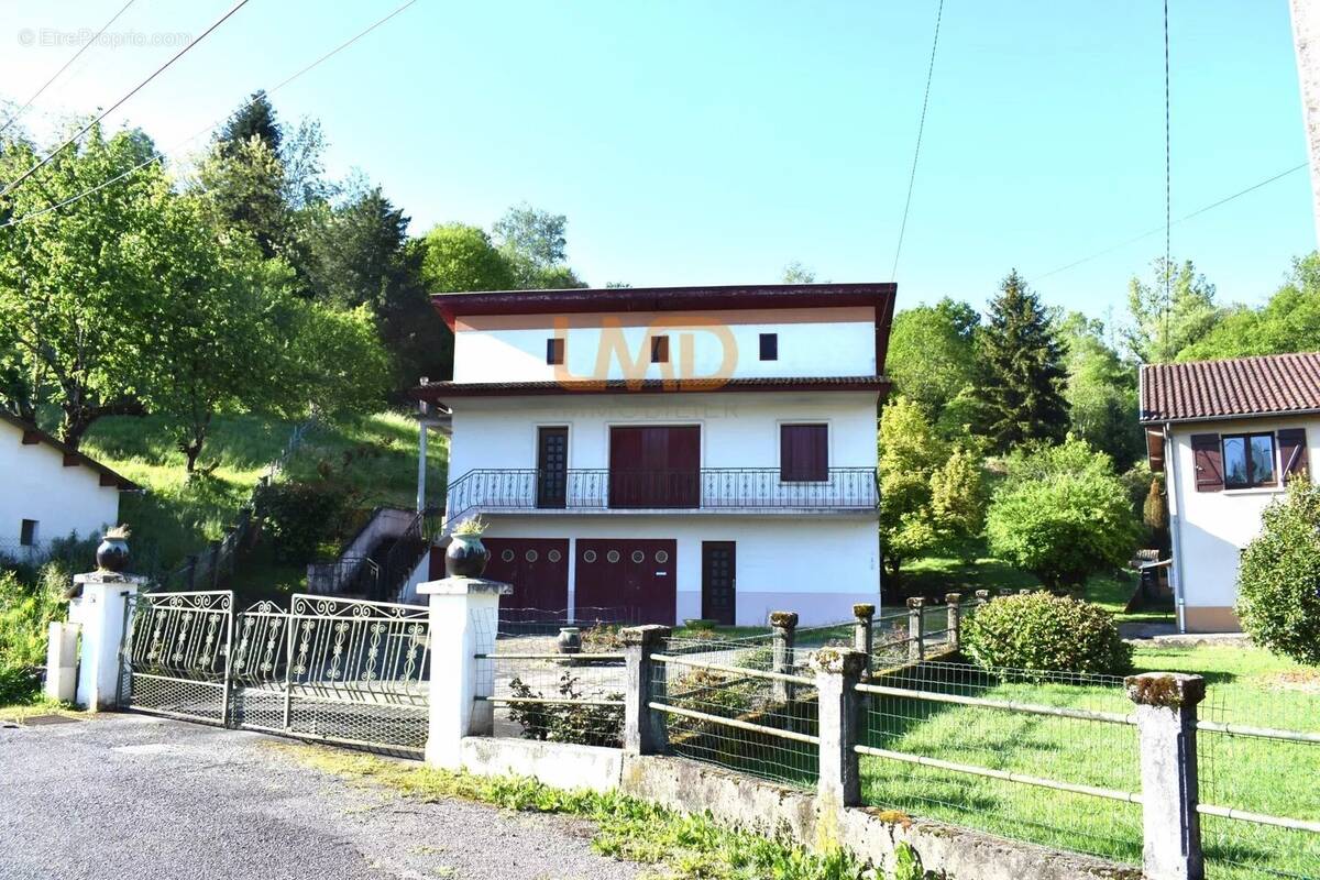 Maison à DECAZEVILLE