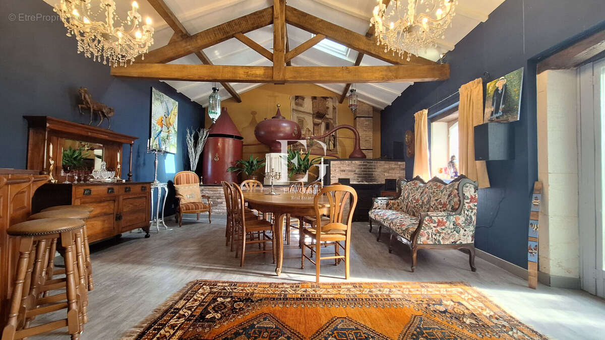 Maison à SEGONZAC