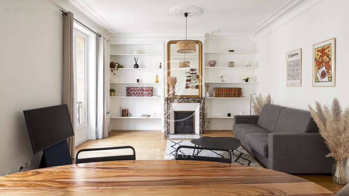 Appartement à PARIS-16E