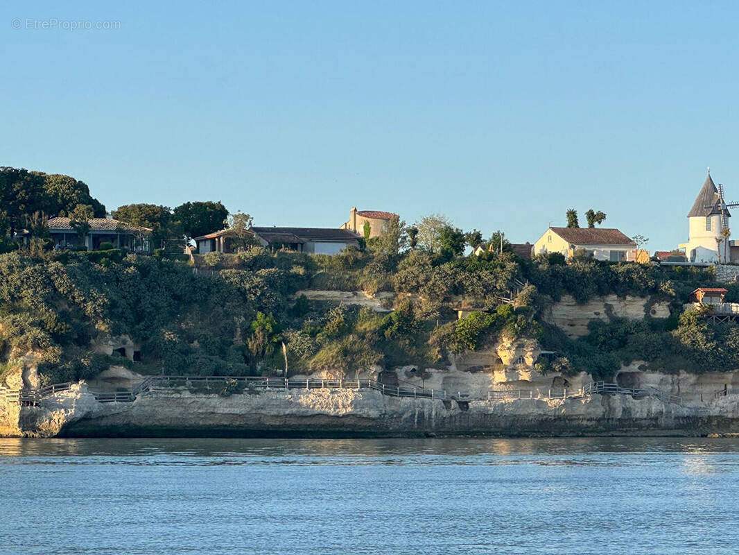 Maison à MESCHERS-SUR-GIRONDE