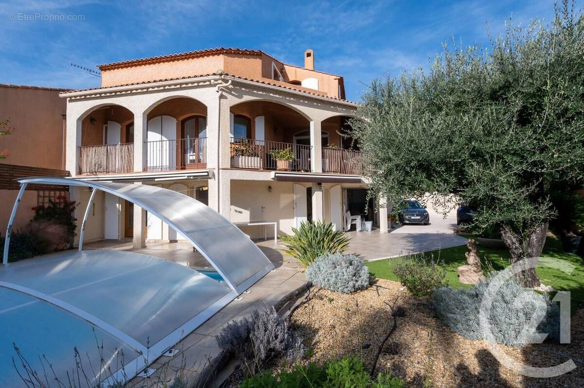 Maison à BORMES-LES-MIMOSAS