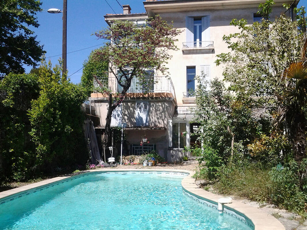Appartement à MARSEILLE-12E