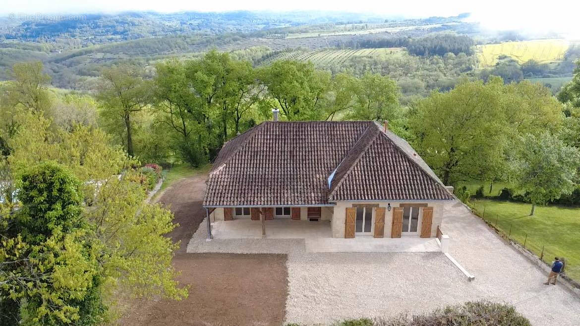 Maison à LES FARGES