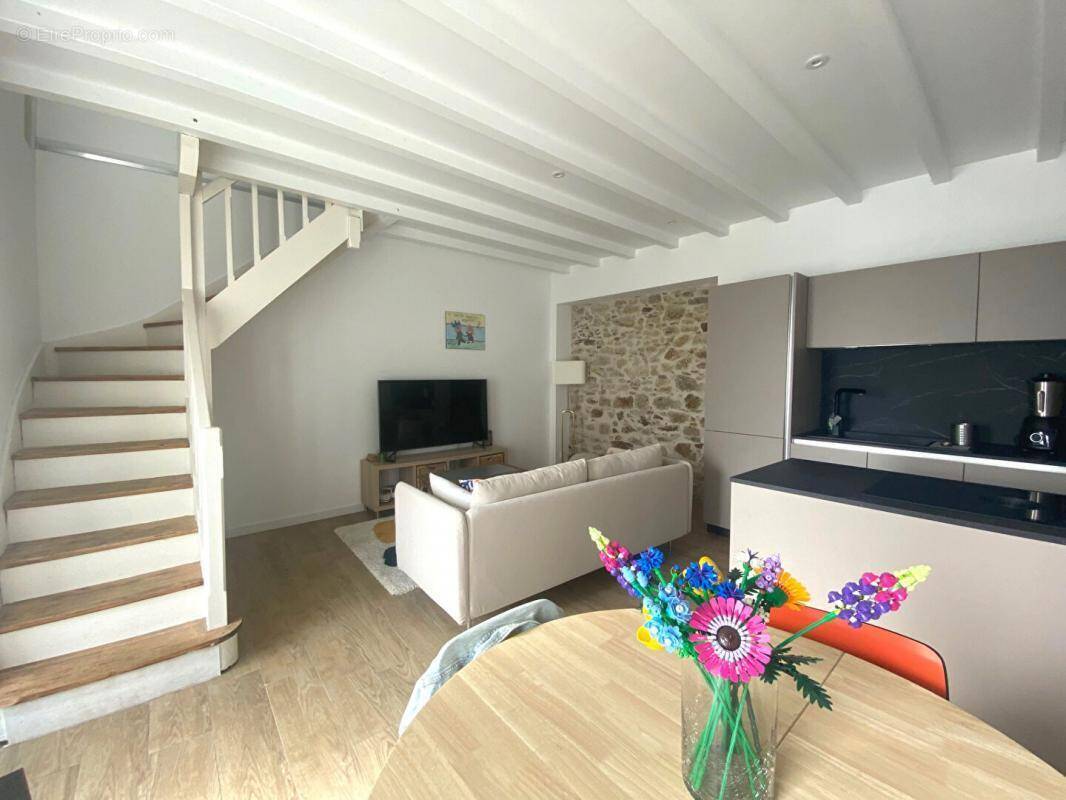Maison à FROSSAY