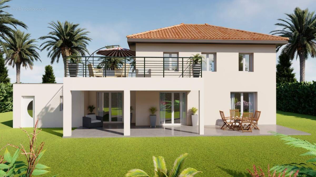 Maison à COLLIAS