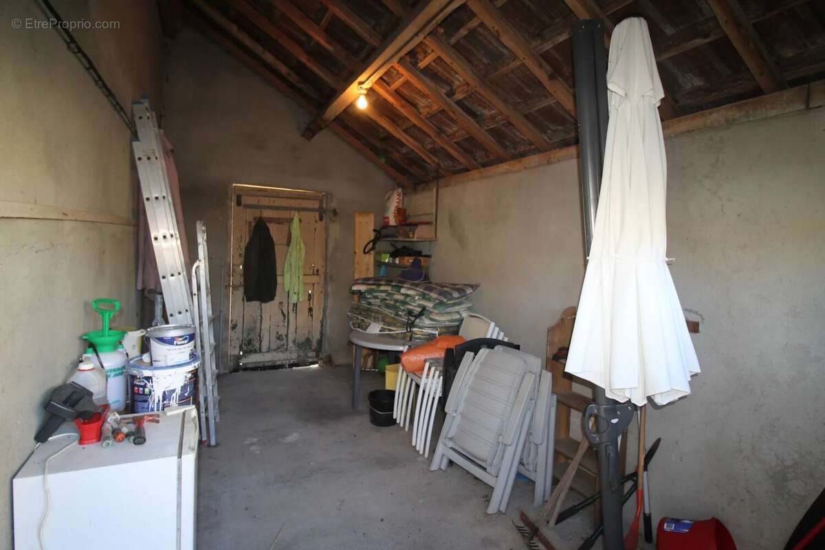 Appartement à SAINT-LEGER-SOUS-BEUVRAY