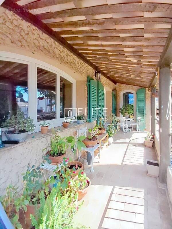 Appartement à MOUANS-SARTOUX